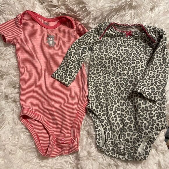 Bundle of (2) Carter’s 6M Onesies - Picture 1 of 4